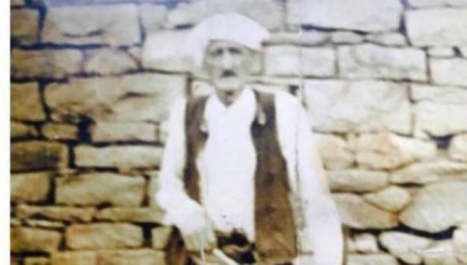 Edhe fotoja e gjyshit të Thaçit e dridh Serbinë (Foto)