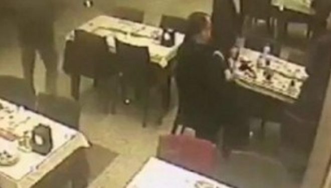 Vret shokun në restorant sepse pagoi në vend të tij (Video) +18