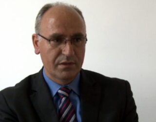 Thaçi dhe Veseli nuk e braktisin Azem Sylën