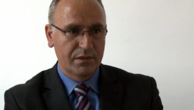 Thaçi dhe Veseli nuk e braktisin Azem Sylën
