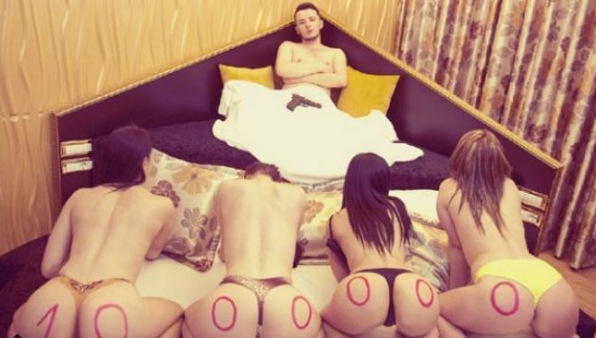 Shqiptari i 1 milion ndjekësve në Instagram: Femrat duan vetë të zhvishen për mua (Foto)