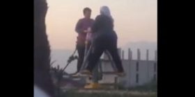 Video: Gjyshet me shami palestër në Kashar, ja si i komenton ky djalë