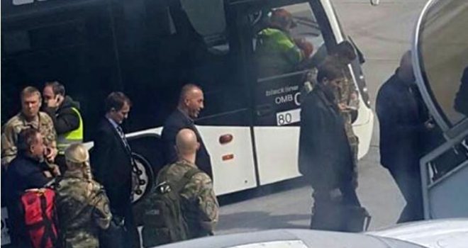 Mustafa e Haradinaj u takuan në aeroportin e Frankfurtit (Video)