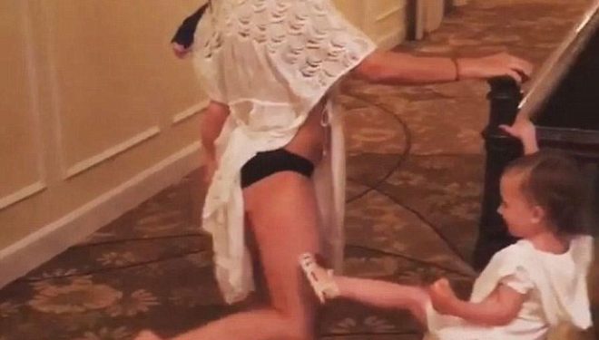 Hilaria Baldwin, joga dhe shtatzënë në top formë (Foto)