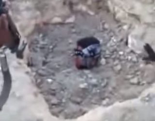ISIS varros të gjallë dezertorët e betejës së Irakut