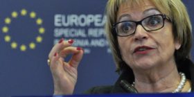 Doris Pack kundër demarkacionit si kusht për vizat