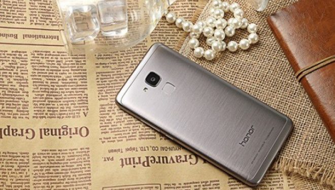 Huawei Honor 5C: ekran 5.2 inç, kamera 16/8 MP, sensor për gjurmët e gishtave… për 138 dollarë