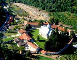 Thaçi: Vendimi për Manastirin e Deçanit bazohet në Kushtetutë