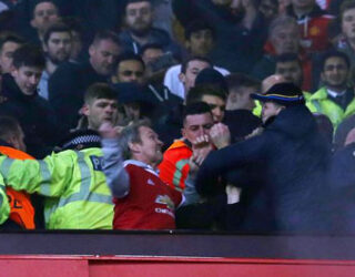 Liverpool e United ndëshkohen për kore ofensive. Priten të tjera sanksione për “The Reds”