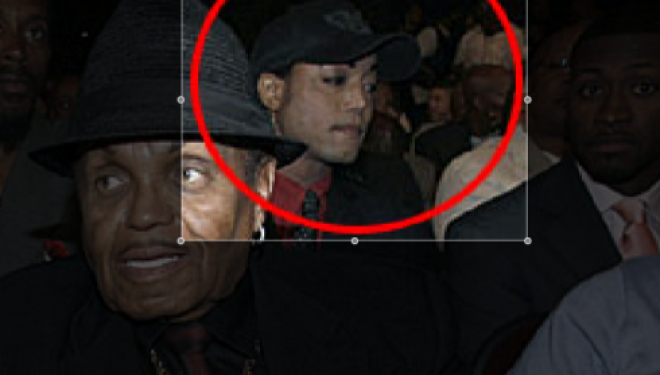 Michael Jackson është gjallë? (Foto)