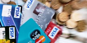 Teknologjia bankare zëvendëson punëtorët