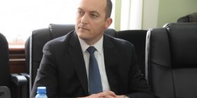 Bekim Sejdiu, gjyqtari i vetëm që votoi kundër vendimit në favor të Manastirit të Deçanit! (DOKUMENT)