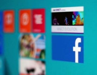 Risi në Facebook (Foto)