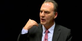 Fatmir Limaj e ‘godet’ fort Isen e Kadrine. Demarkacioni ka me çue vendin ne zgjedhje! (Video)