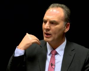 “Shokuese, rruga më e keqe, ka pasur rrugë të tjera”, Limaj kritikon PDK-në për kthimin e ligjit për Specialen