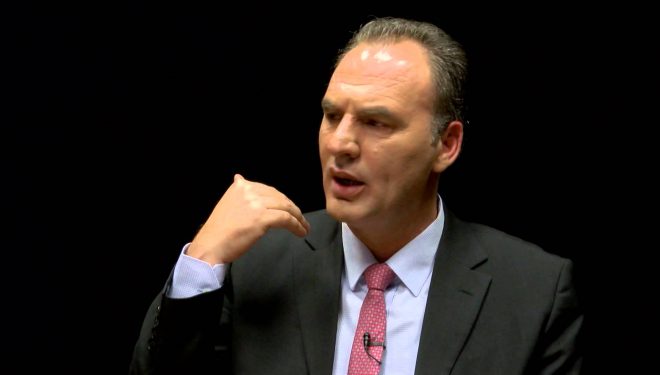 Fatmir Limaj e ‘godet’ fort Isen e Kadrine. Demarkacioni ka me çue vendin ne zgjedhje! (Video)