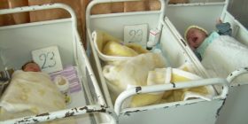 Jep dorëheqje ministri i shëndetësisë, pas vdekjes së foshnjës në spital