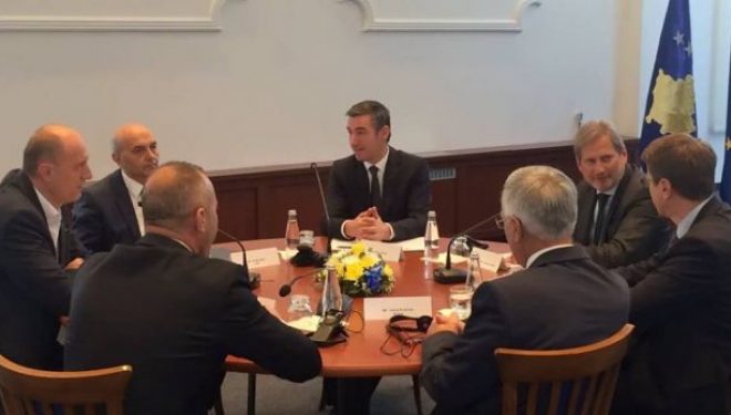 Negociatat me Komisionerin Hahn: Opozita nuk ka lëvizur nga qëndrimet