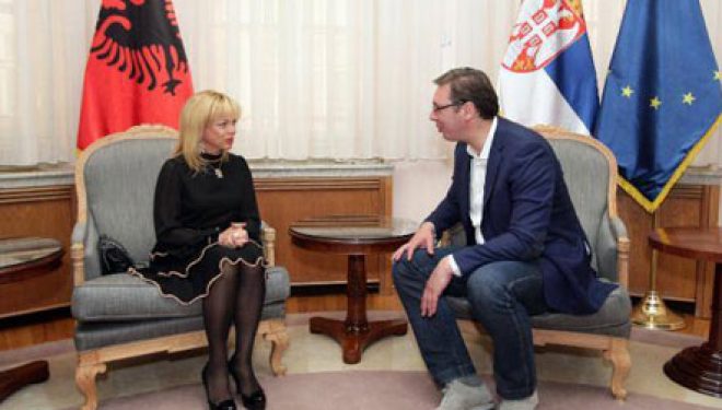 Inva Mula interpreton në Beograd, pritet nga kryeministri Vuçiç