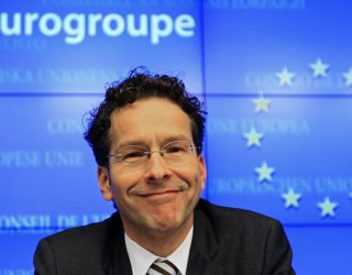 Ministrat e eurozonës pajtohen për t’i dhënë kredi Greqisë