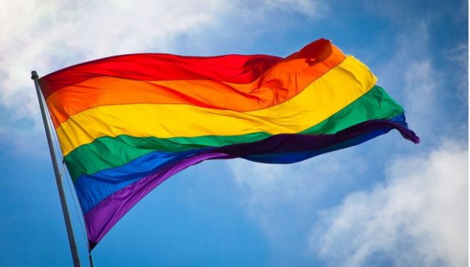 Për Ditën kundër Homofobisë, EULEX-i ngre flamurin e LGBT-së në objektet e veta
