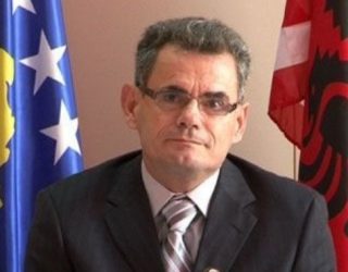 Rektori Dema u rikthen profesorëve pagat e dyfishta