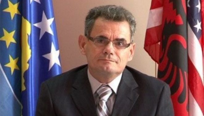Rektori Dema u rikthen profesorëve pagat e dyfishta