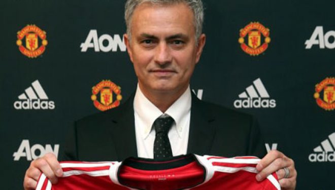 Mourinho prezantohet te Manchester United