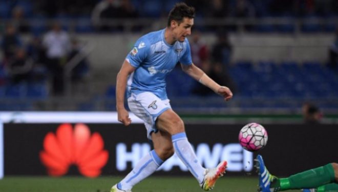 Fiton Lazio, Interi zyrtarisht jashtë Championsit