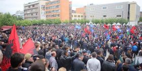 AAK: Policisë pse po rreni