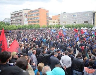 AAK: Policisë pse po rreni