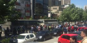 Protestë e serbëve në Prishtinë për zbatim të ligjit të RTK-së