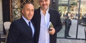 Haradinaj e nis ditën duke pirë kafe me Edi Ramën (FOTO)