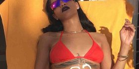 Rihanna bën fansat të aludojnë: “Thirrje” për seks (Foto)