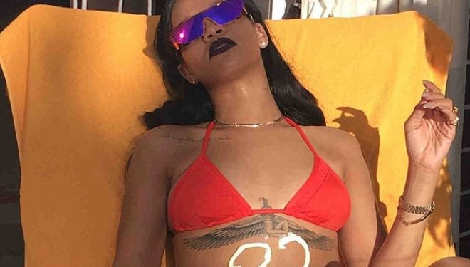 Rihanna bën fansat të aludojnë: “Thirrje” për seks (Foto)