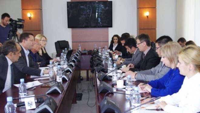 Deputetët: Askush nuk do të lejojë që RTK të mbetet pa pronë