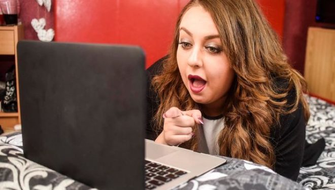Studentja porositi jastekë në eBay, por shihni çfarë i erdhi (Foto)