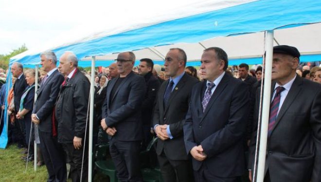 Thaçi dhe Haradinaj në Studime, nuk flasin me njëri-tjetrin