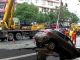 Çahet toka në Kinë, gëlltit katër vetura (Video)