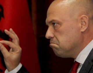 Shkarkohen 3 inspektorët e burgut që liruan shqiptarin nga Kosova, Manjani: Nuk më dridhet dora fare