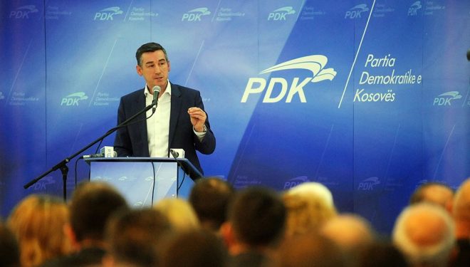 Mos u largoni nga atdheu, mos ju dorëzoni dëshpërimit