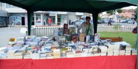 Qeveria e Kosovës ndalon librat serbe për panairin e Graçanicës