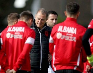 De Biasi: Nuk do të largohem nga Kombëtarja