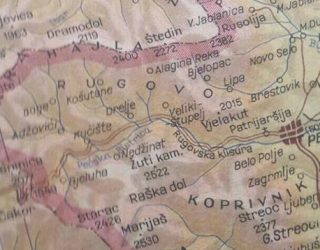 Atlasi gjeografik i vitit 1961: Kufini i Kosovës asht në Çakorr (Foto)