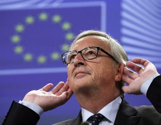 A është Brexit fundi i BE’së? Juncker nuk përgjigjet dhe lë sallën