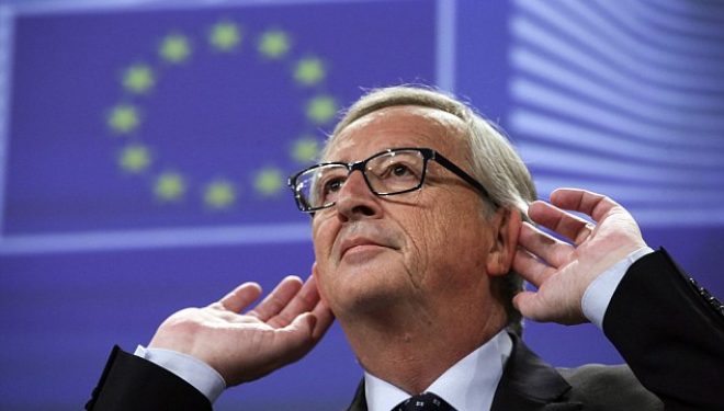 A është Brexit fundi i BE’së? Juncker nuk përgjigjet dhe lë sallën