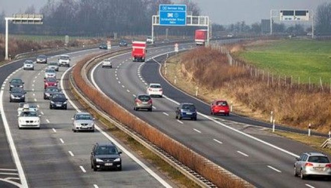 Të shtëna në qendër të Shkupit, gjuajnë nga skuteri mbi makinën me udhëtarë