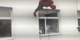 Policia befason fëmijët në spital për Ditën e 1 Qershorit