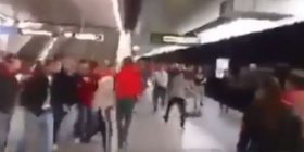 Tifozët shqiptarë grushtohen me serbë në Lyon (VIDEO)