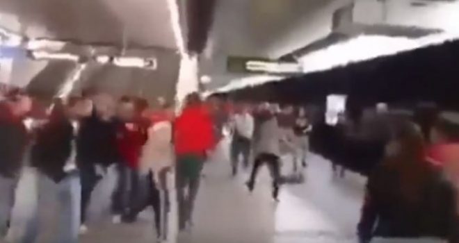 Tifozët shqiptarë grushtohen me serbë në Lyon (VIDEO)